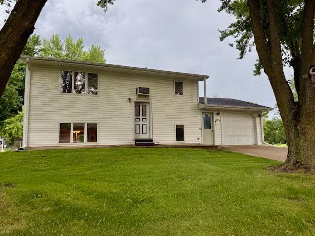 305 2nd Court Property Photo 1