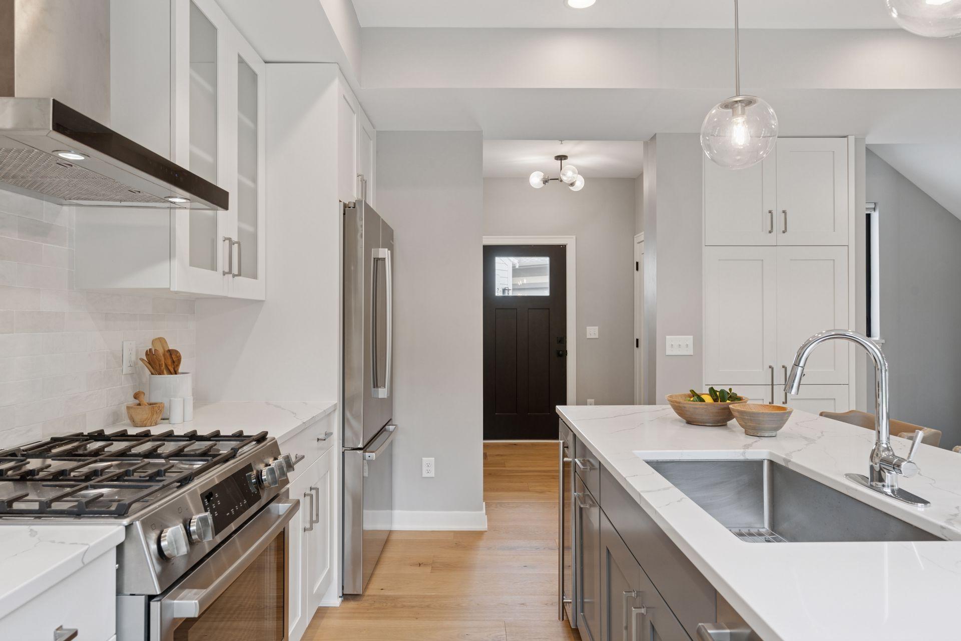 2820 Saint Louis Avenue Property Photo 13