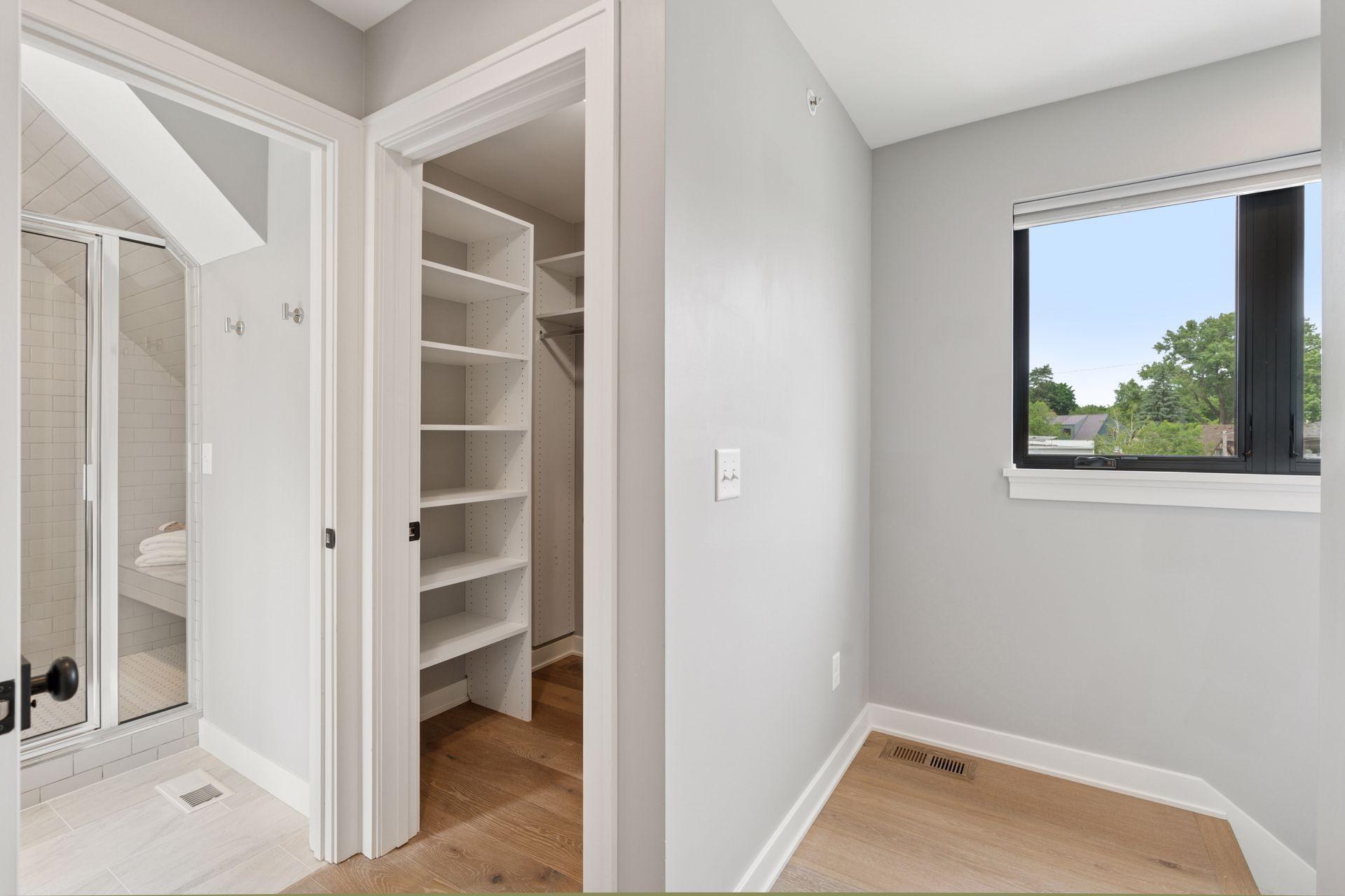 2820 Saint Louis Avenue Property Photo 26