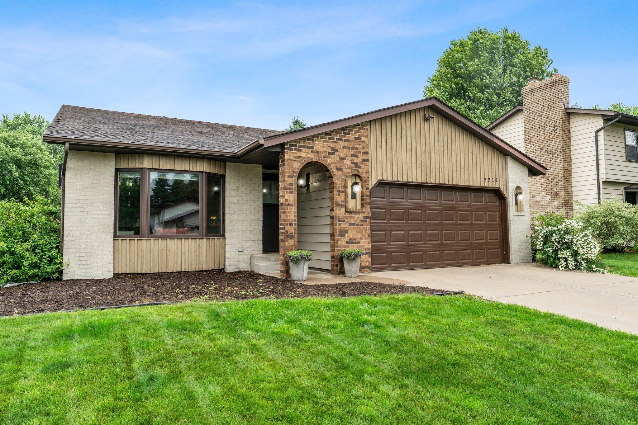2212 Henna Avenue Property Photo 1