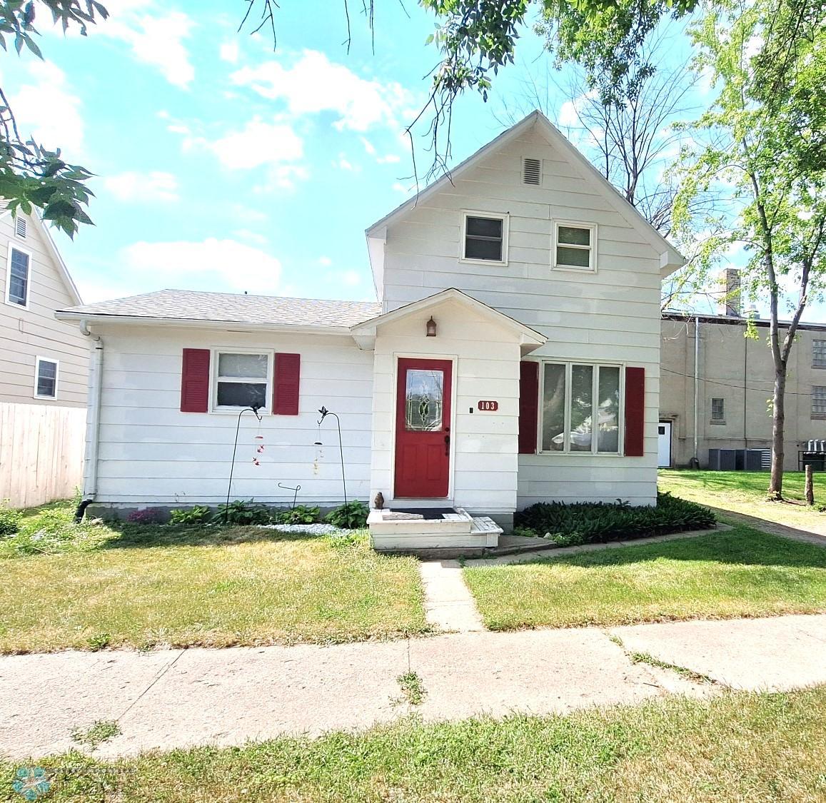 103 E 1st Avenue Property Photo 1