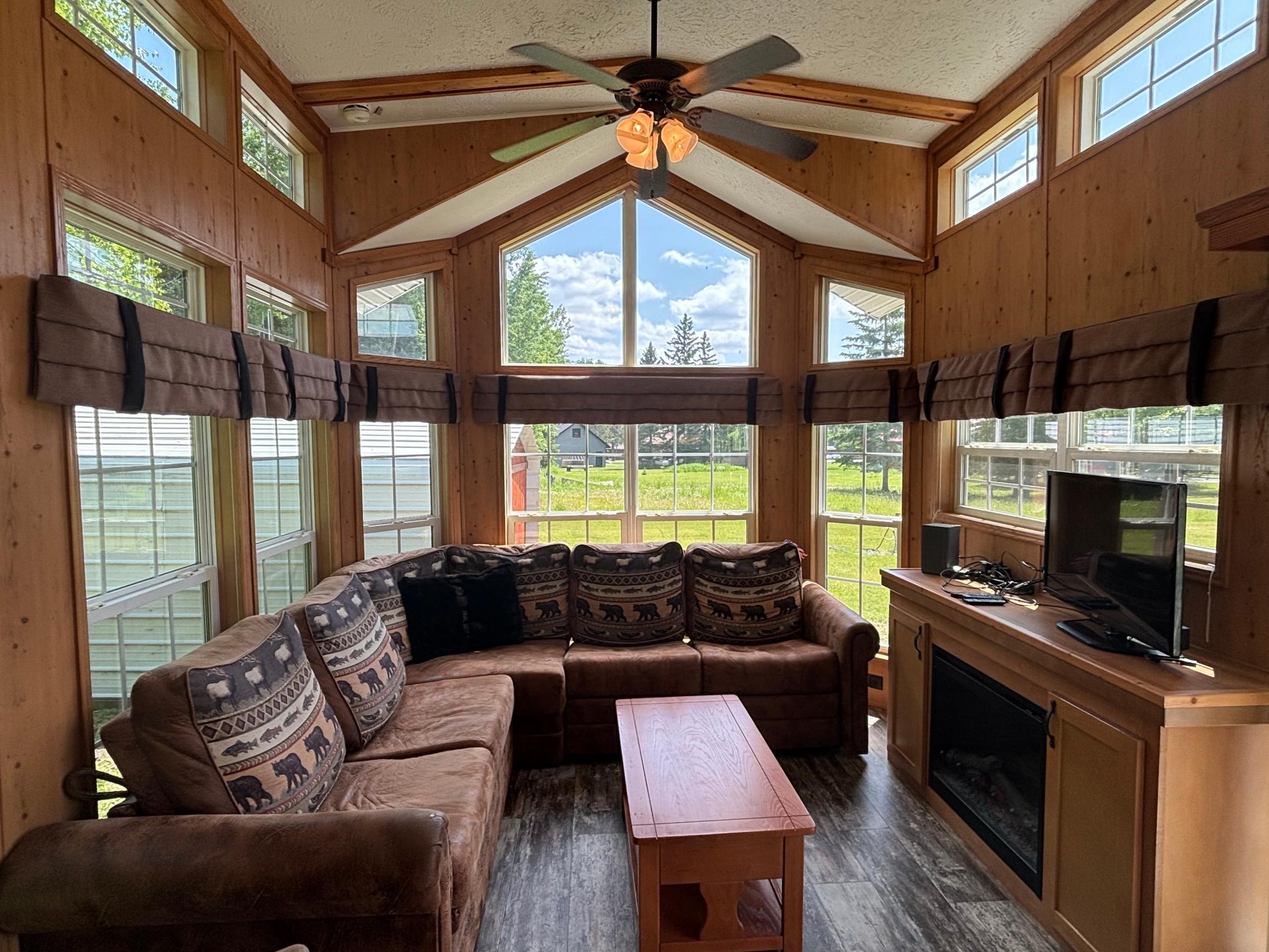 9436 Bear Ridge Drive Property Photo 3
