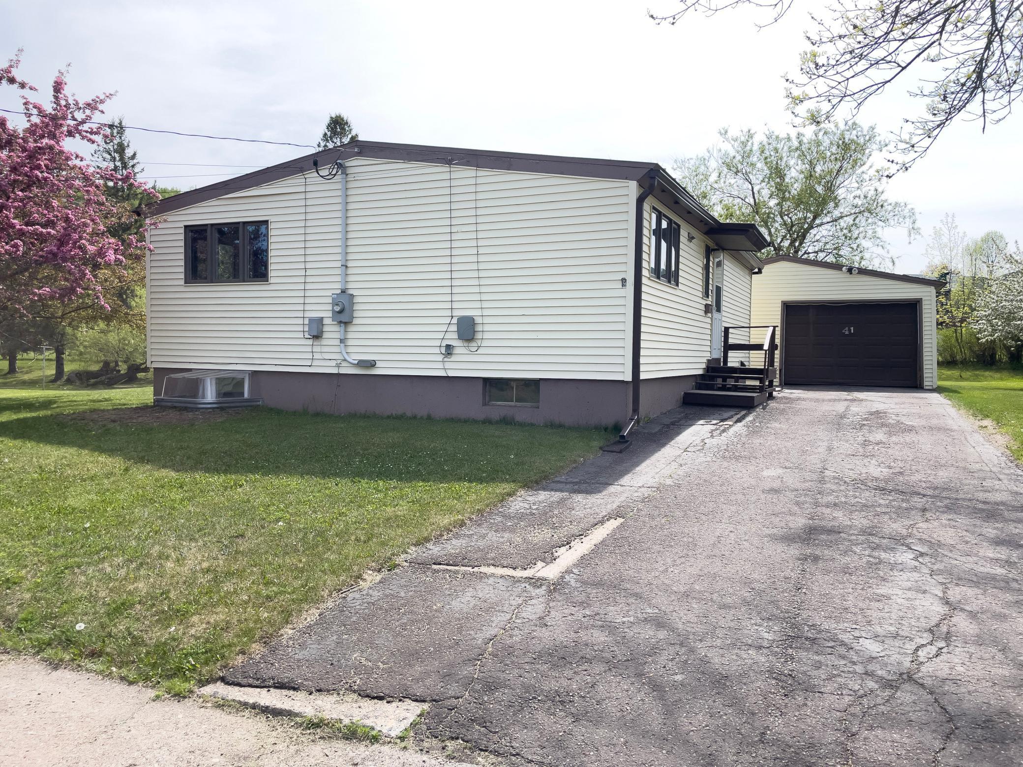 41 Bell Circle Property Photo 1