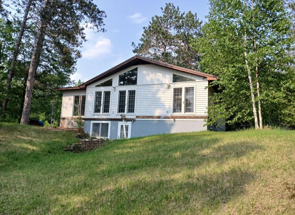 37059 N Pinewood Drive Property Photo 1