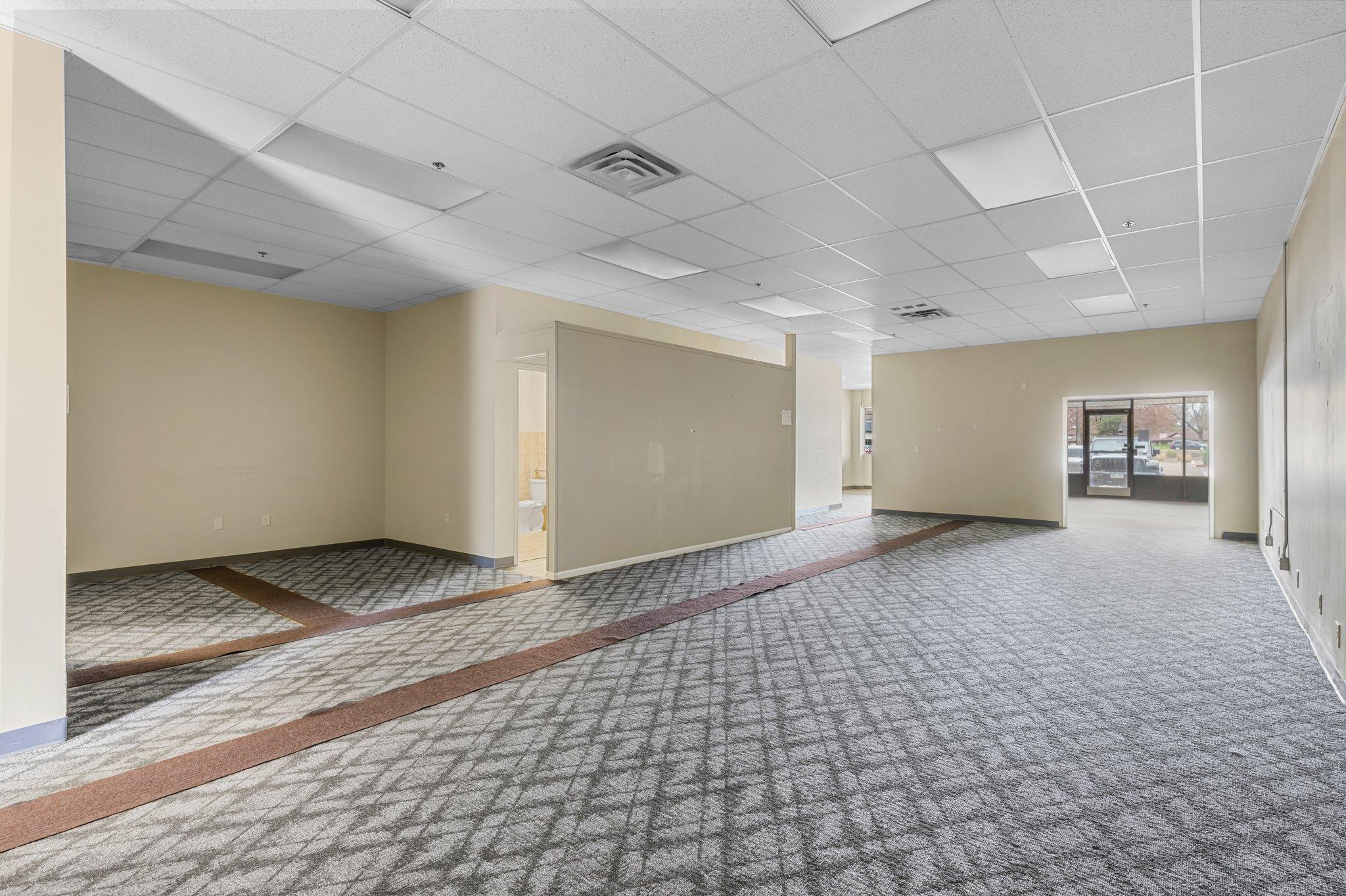 8401 W Broadway Avenue Property Photo 11