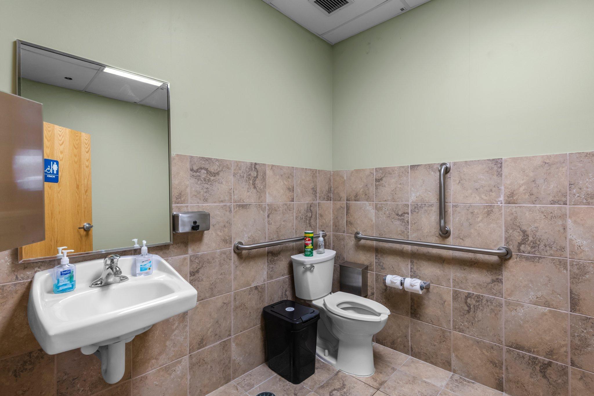 8401 W Broadway Avenue Property Photo 13