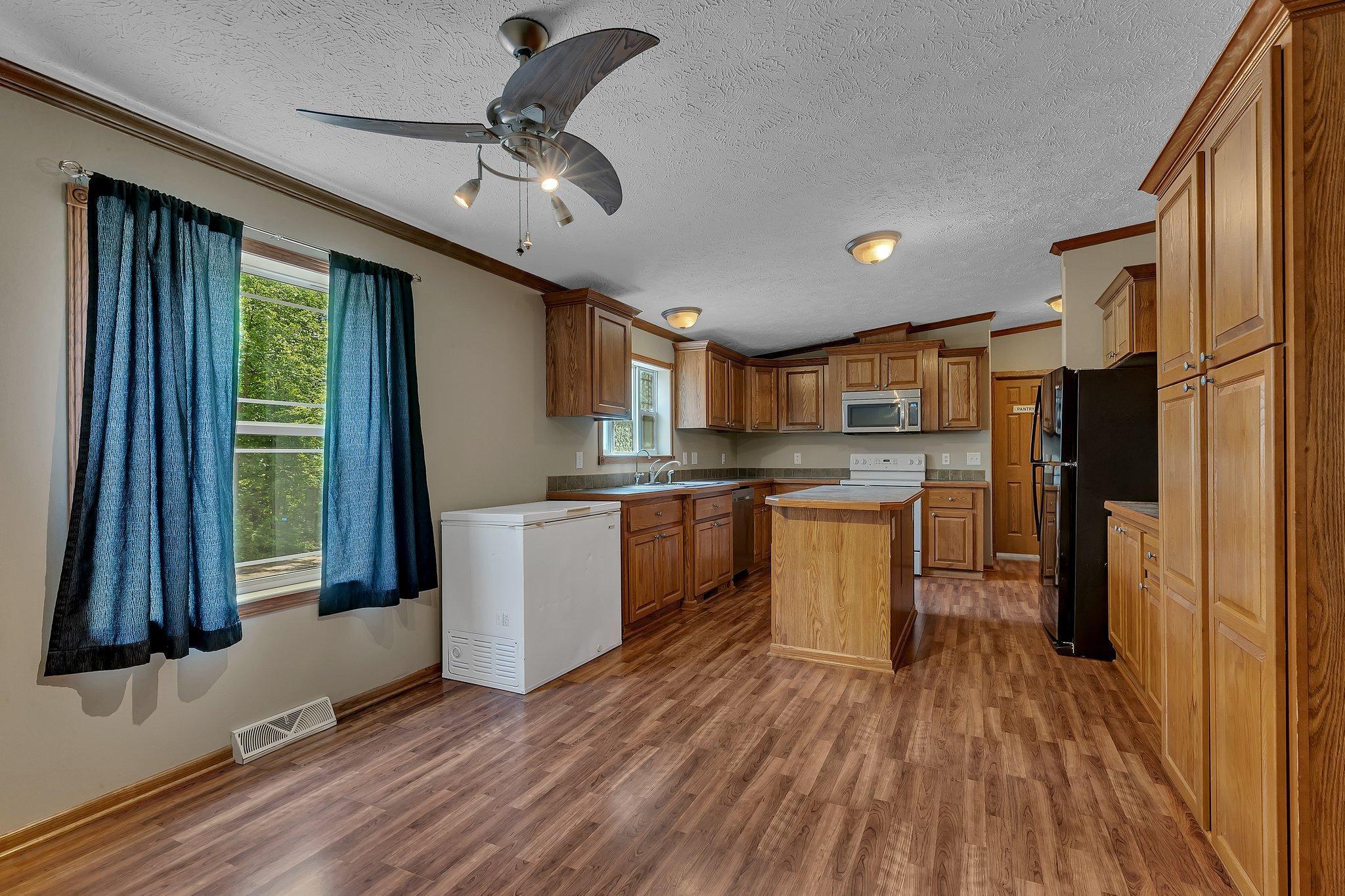 27331 Honey Hill Road Property Photo 3
