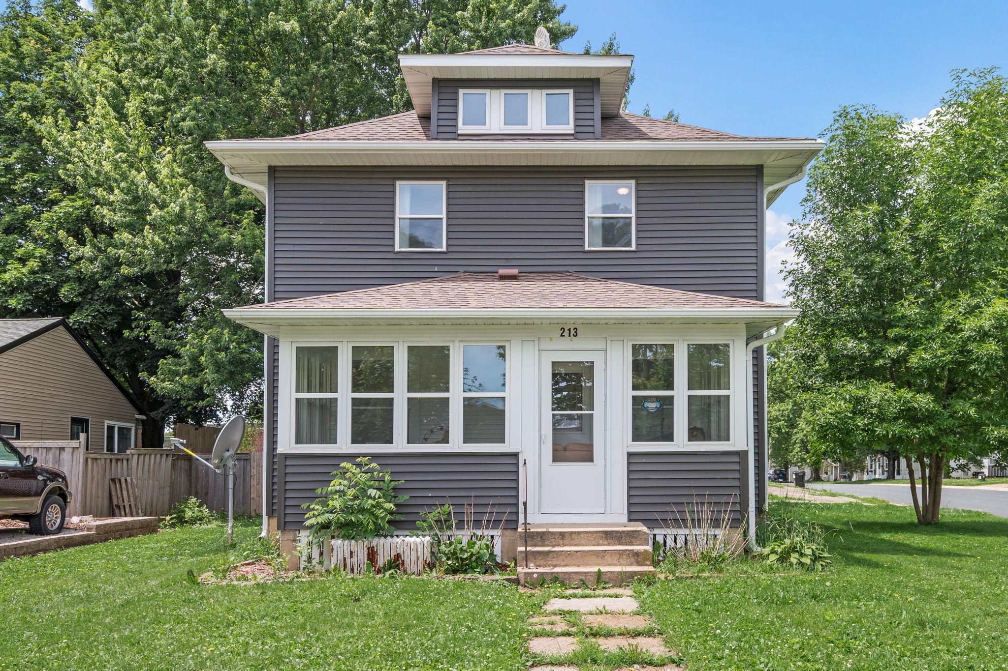 213 2nd Street Property Photo 1