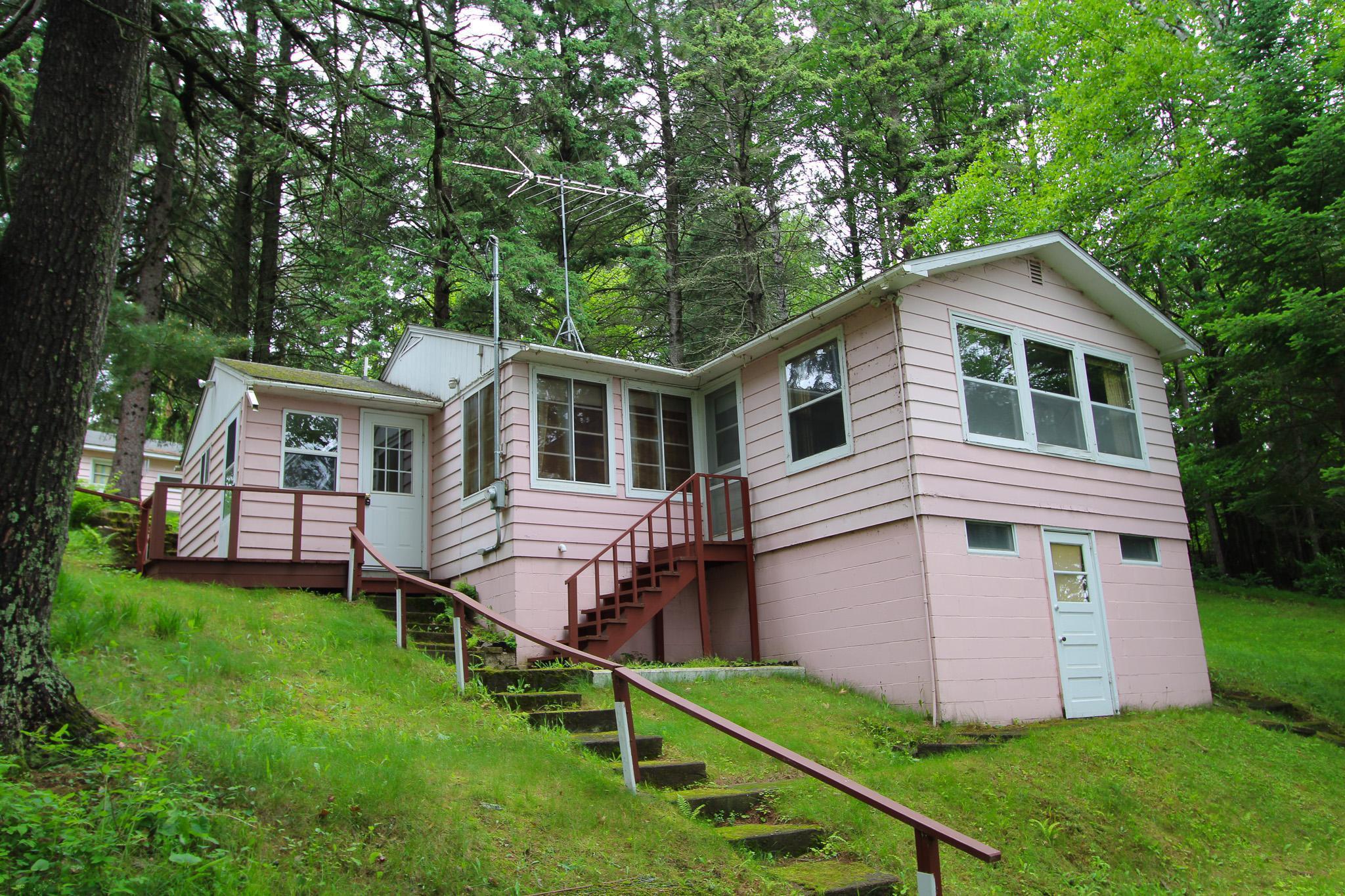 9071 Waldheim Lane Property Photo 1