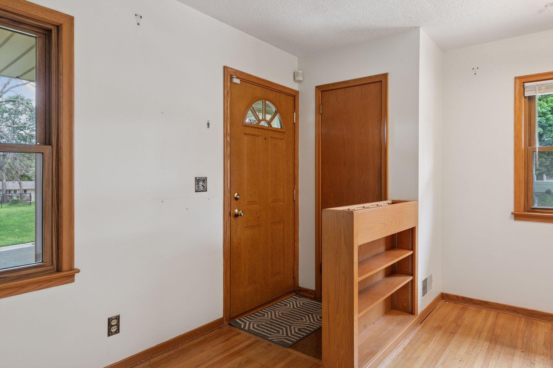 5001 W 108th Street Property Photo 4