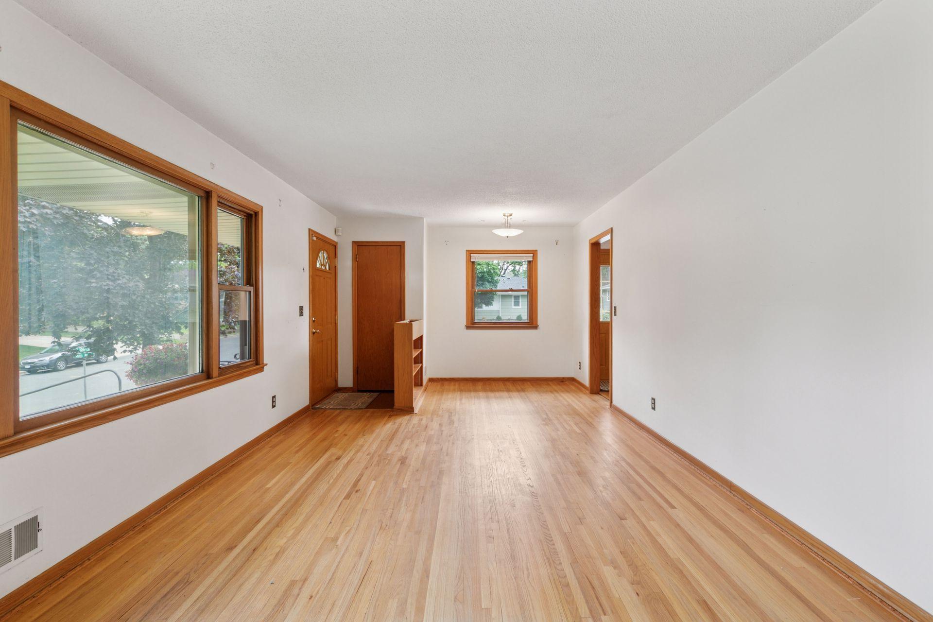 5001 W 108th Street Property Photo 5