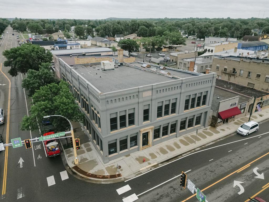 101 E Broadway Property Photo 1