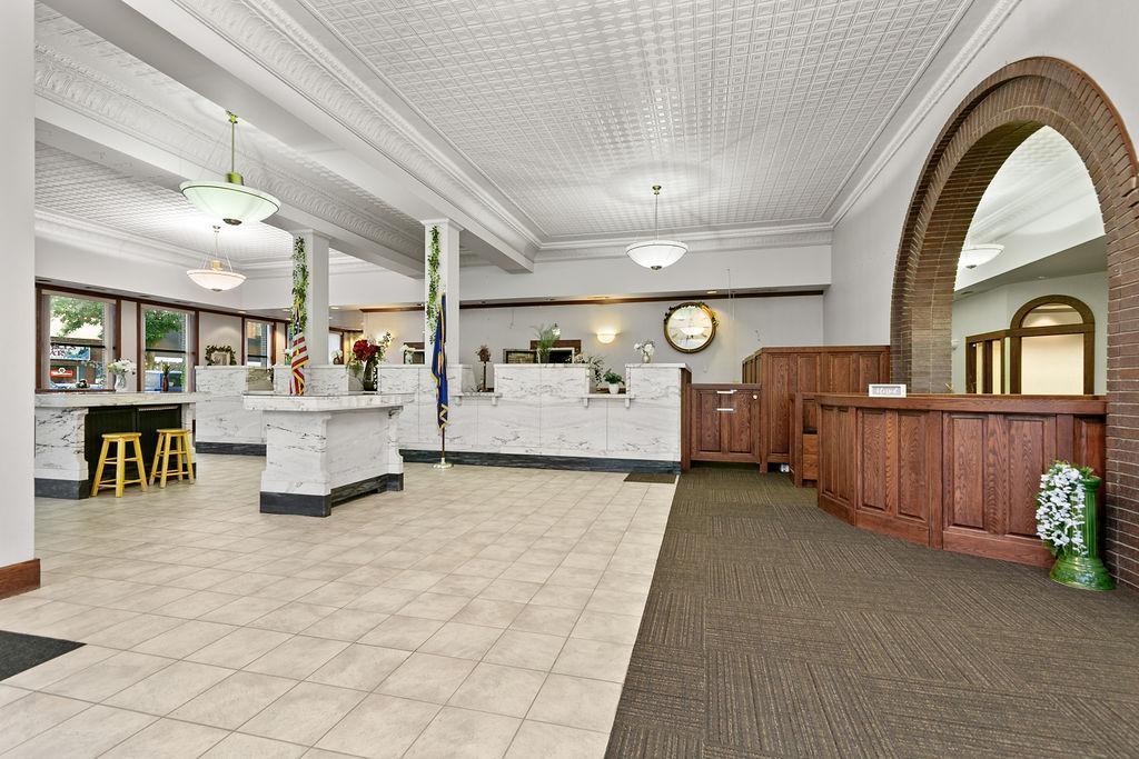 101 E Broadway Property Photo 4