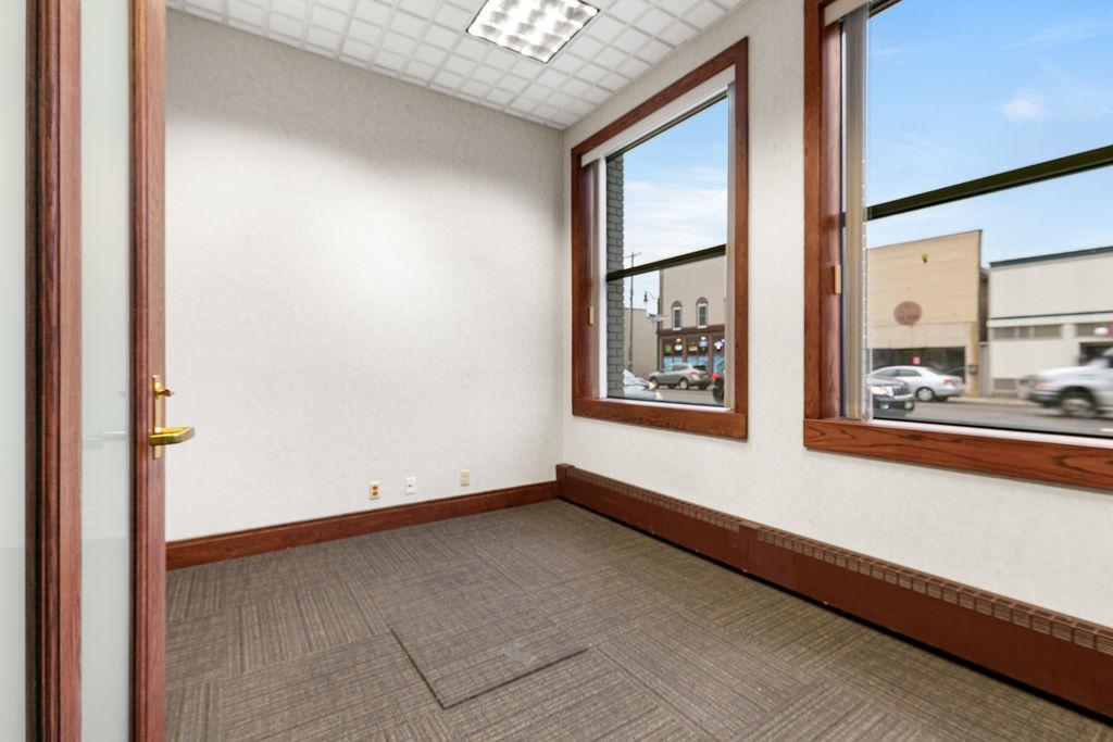 101 E Broadway Property Photo 11