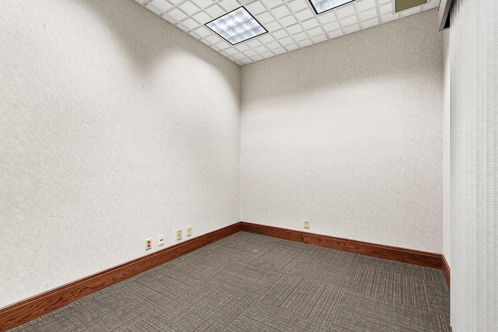 101 E Broadway Property Photo 12