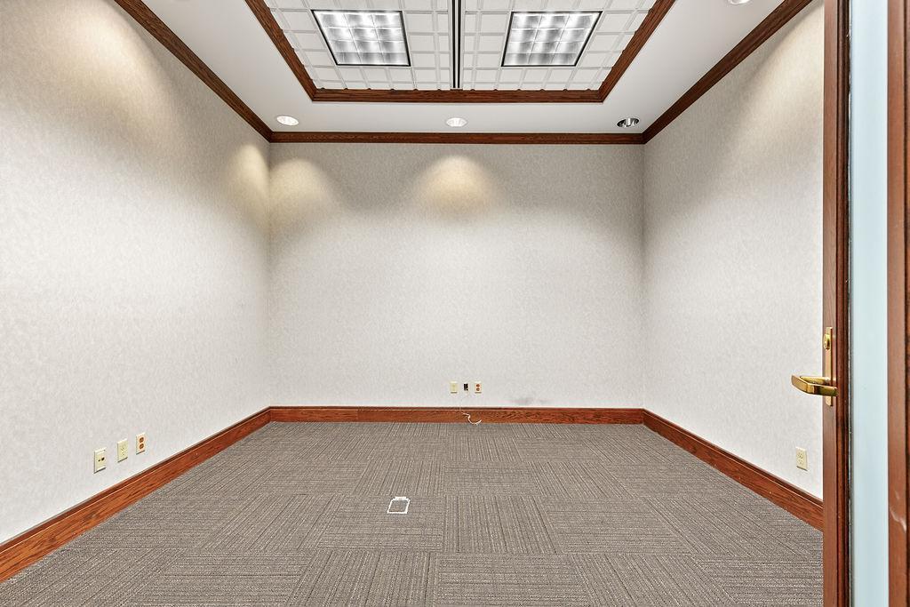 101 E Broadway Property Photo 14