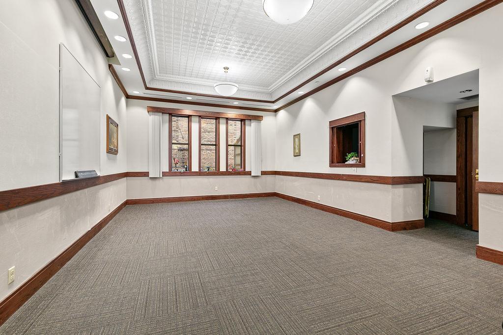 101 E Broadway Property Photo 16