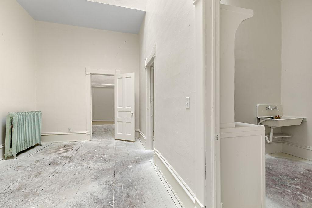 101 E Broadway Property Photo 24