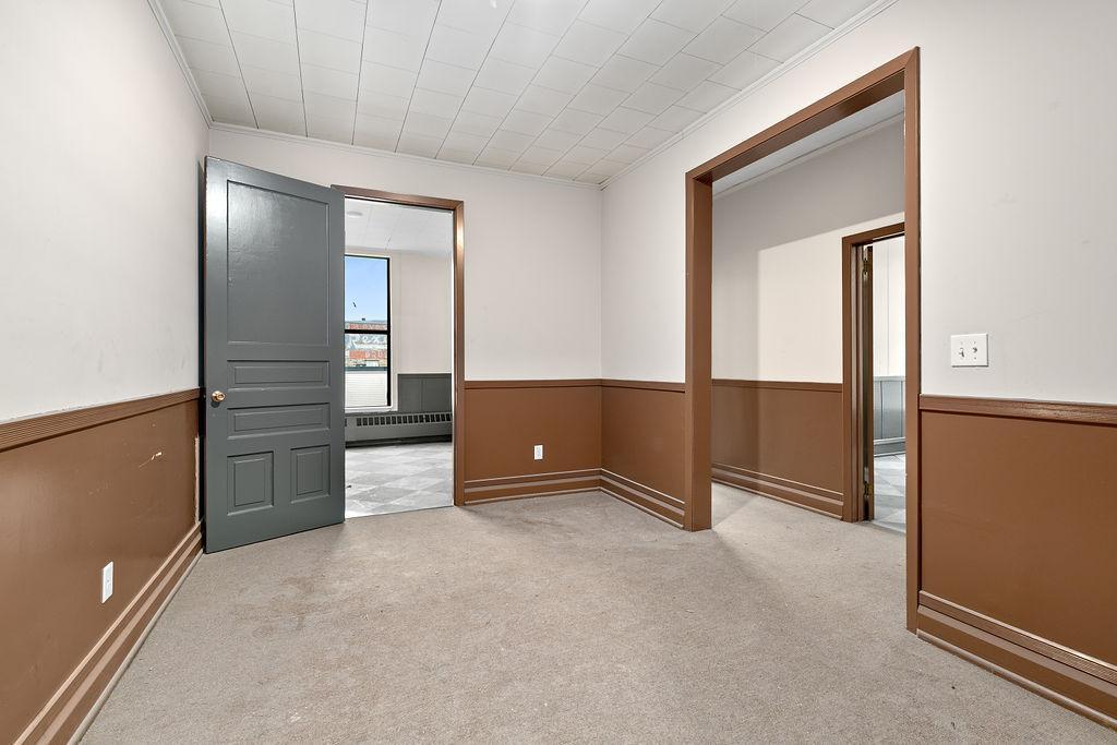 101 E Broadway Property Photo 28