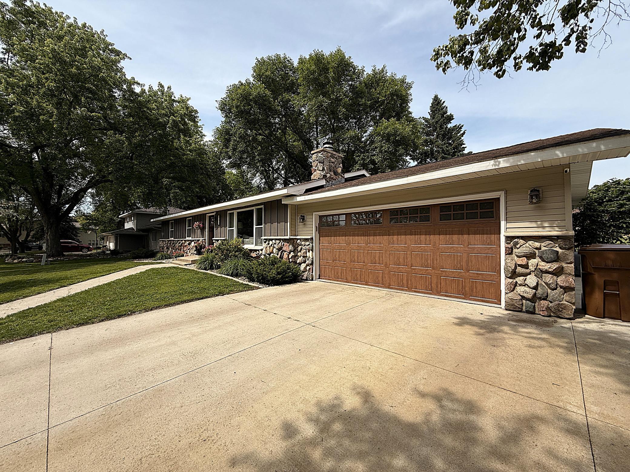 112 Orchard Circle Property Photo 3