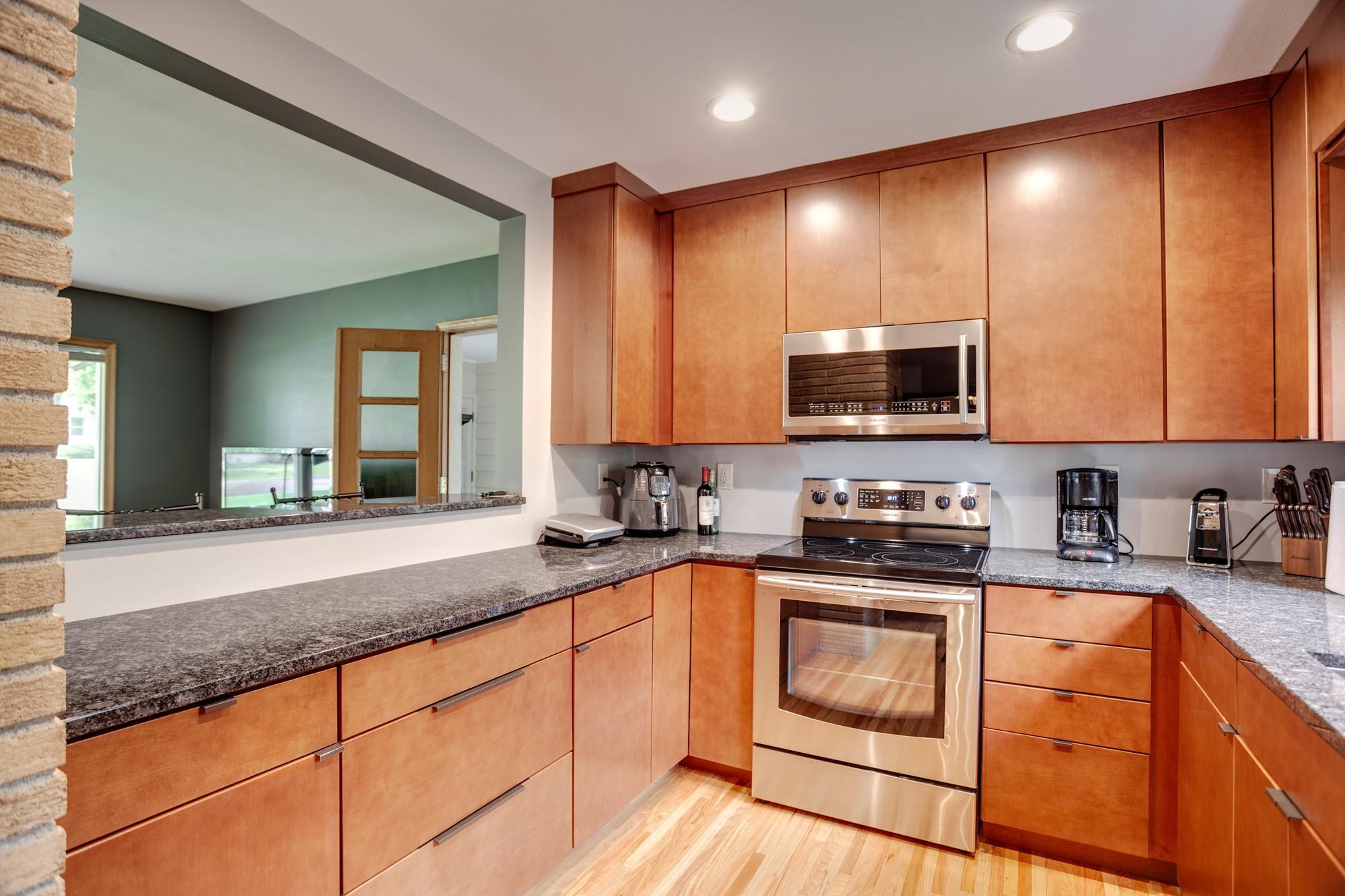 1030 Idaho Avenue Property Photo 8