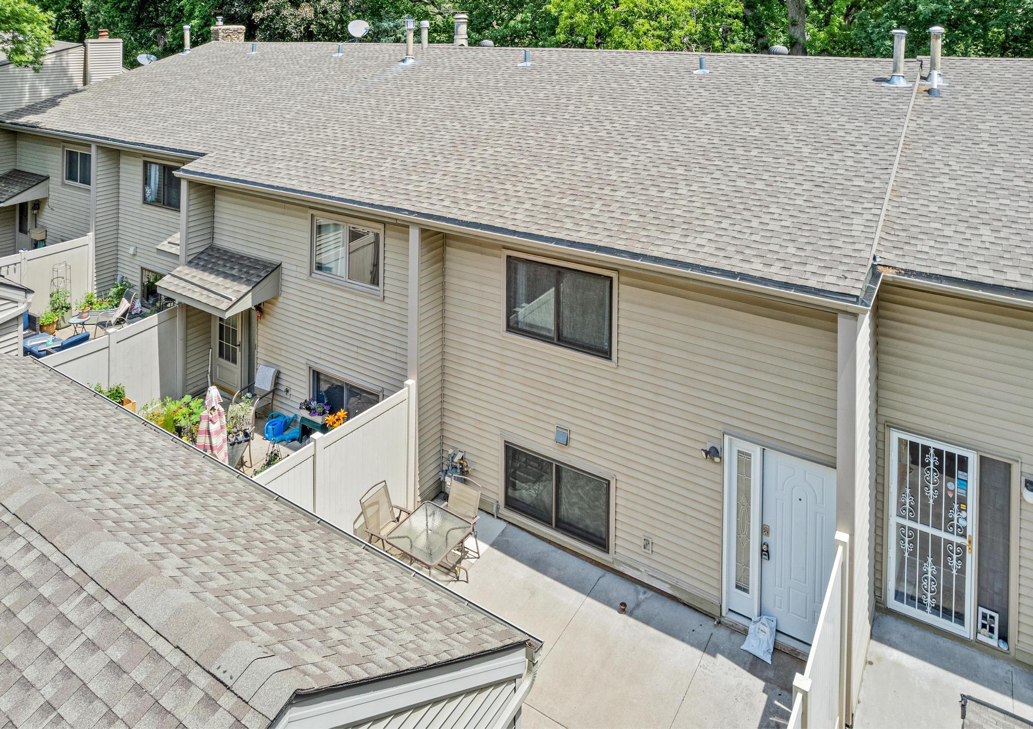 5557 E Oberlin Cir Property Photo 1