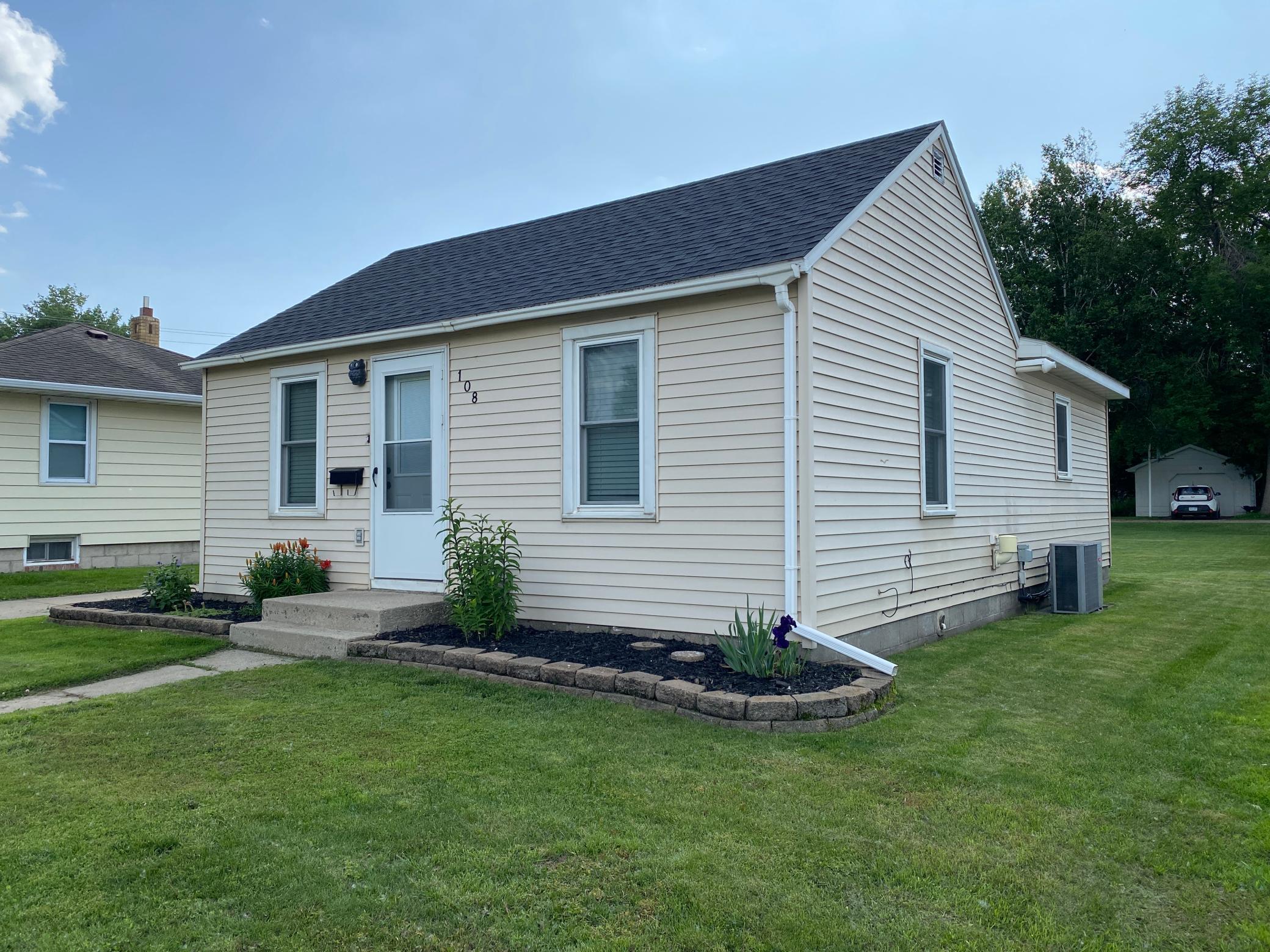 108 20th Street Property Photo 1