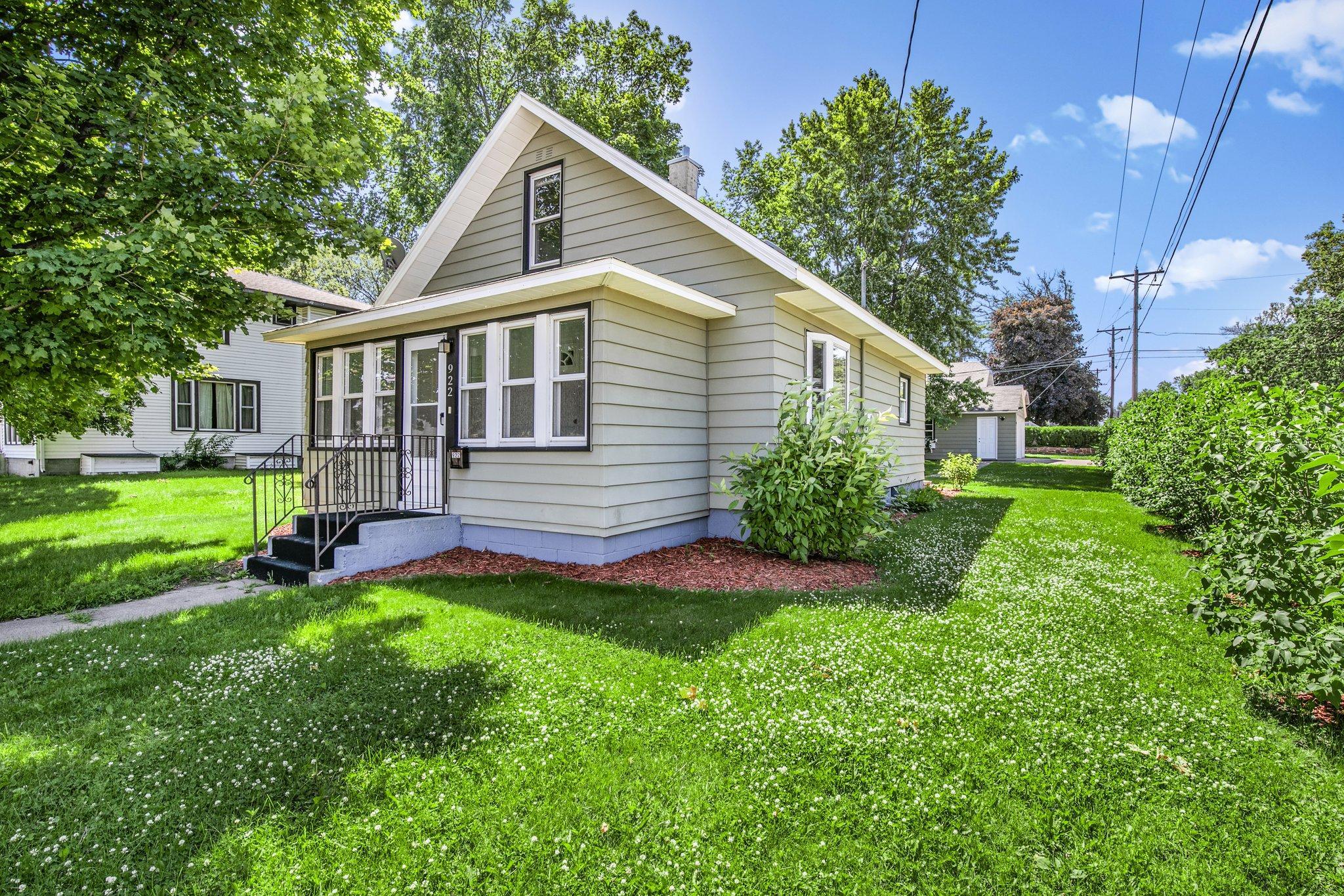 922 3rd Street Property Photo