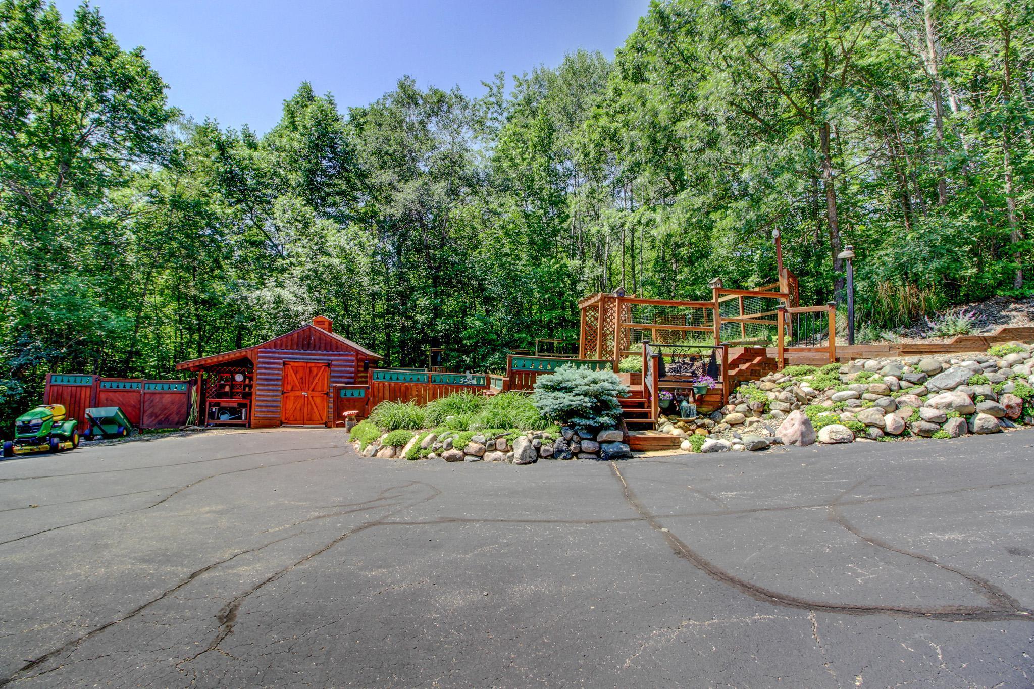 28395 Far North Drive Property Photo 38