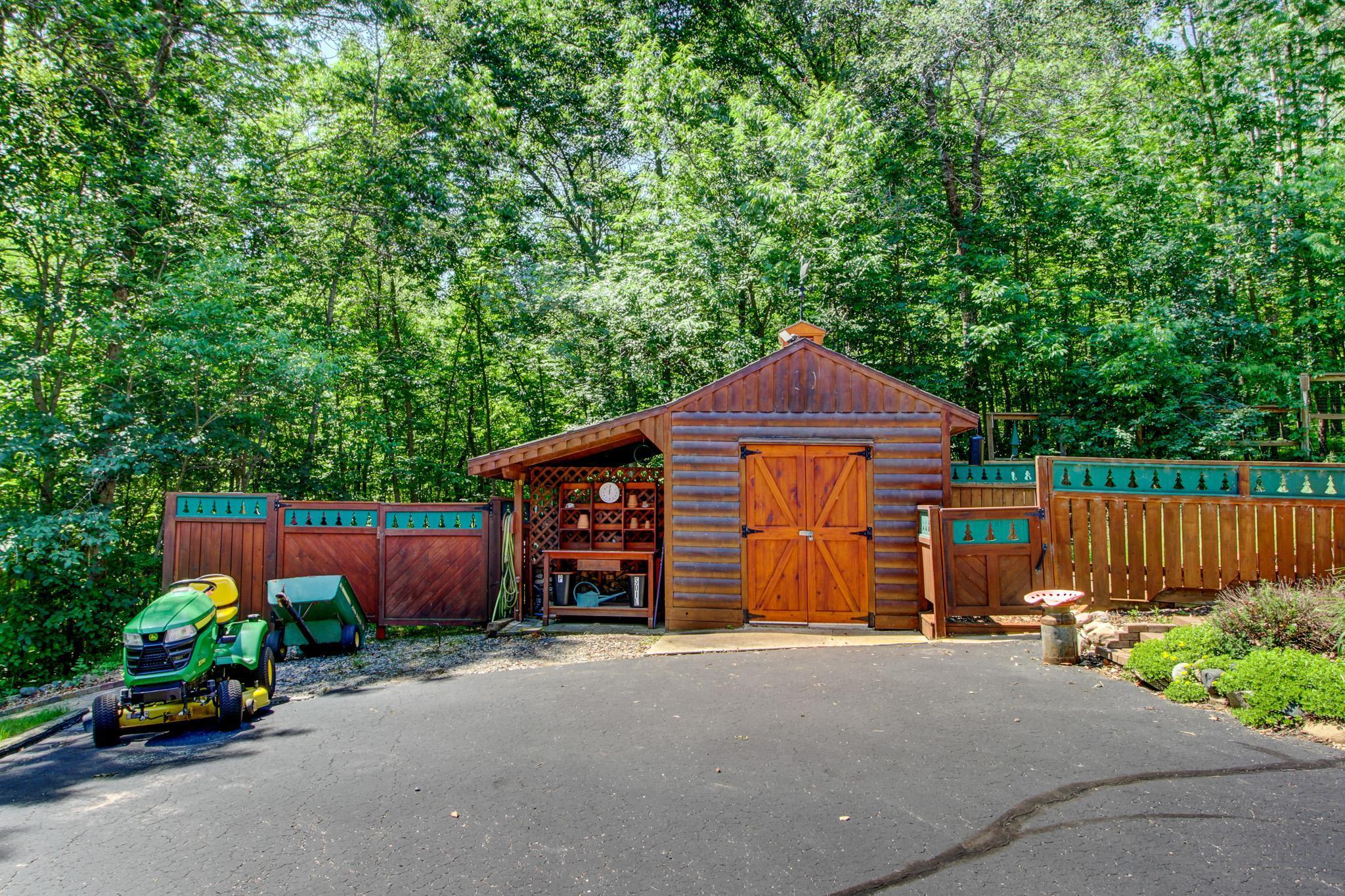 28395 Far North Drive Property Photo 39