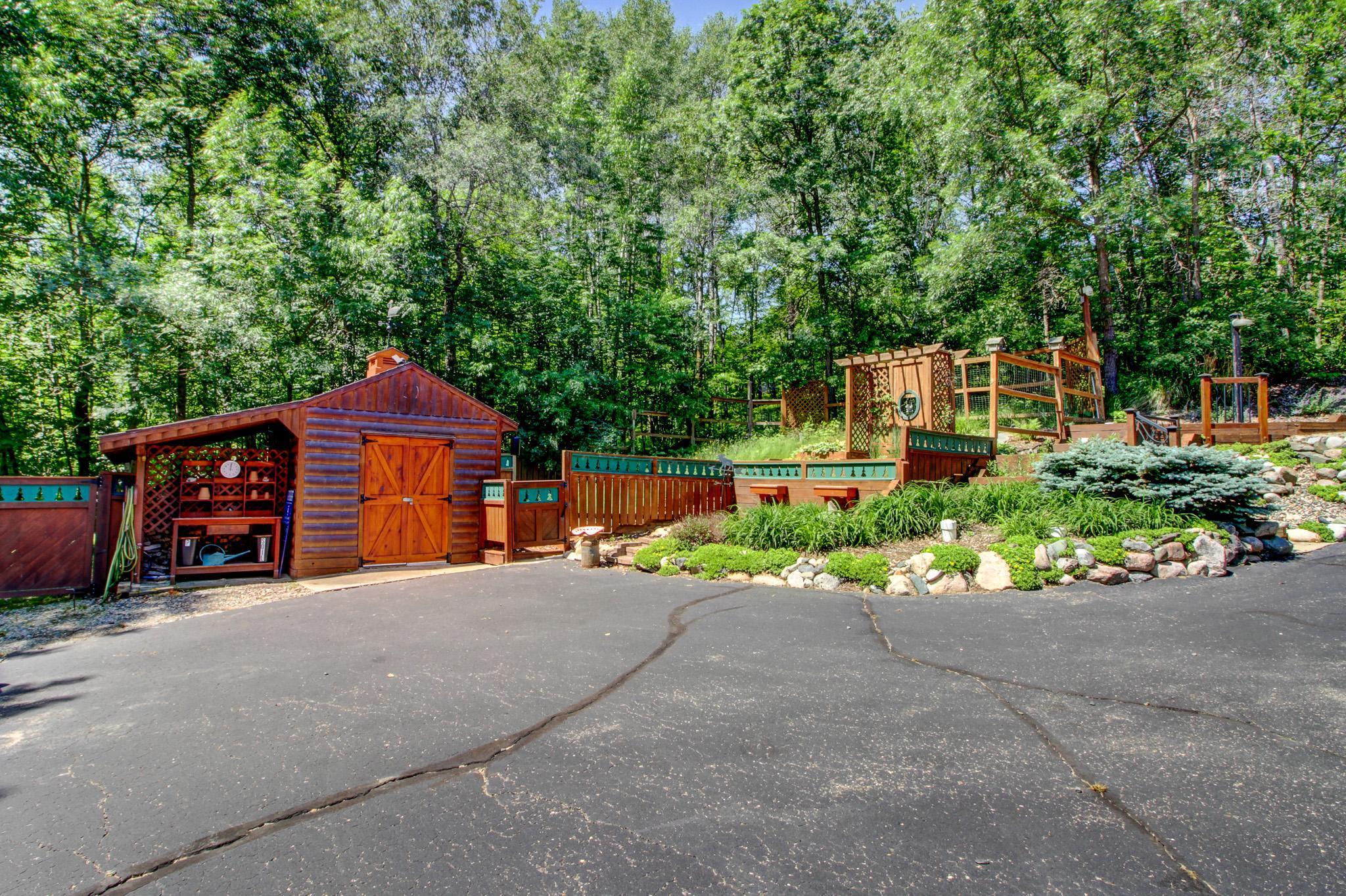 28395 Far North Drive Property Photo 42