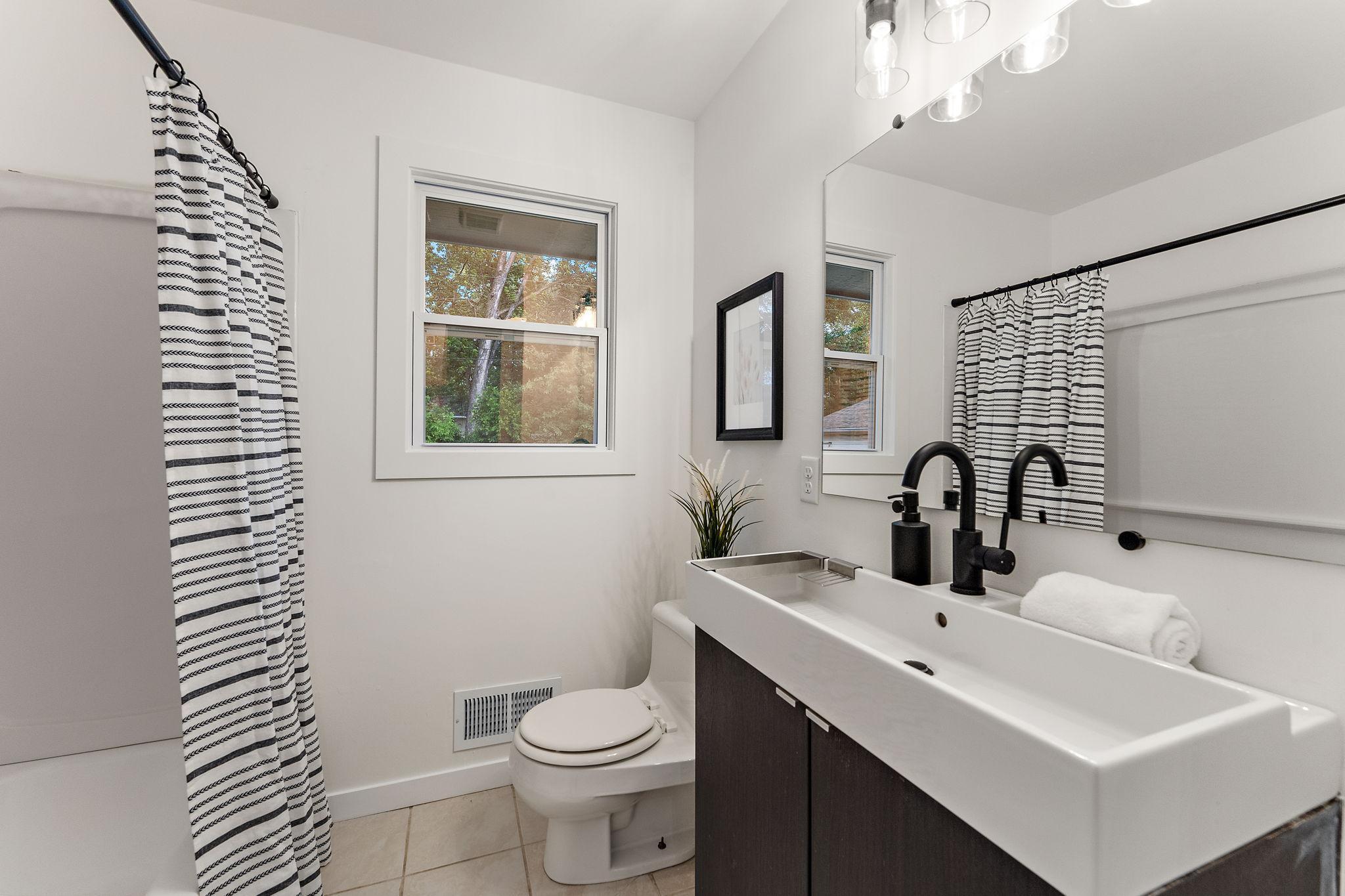 5060 Sunnyside Road Property Photo 10