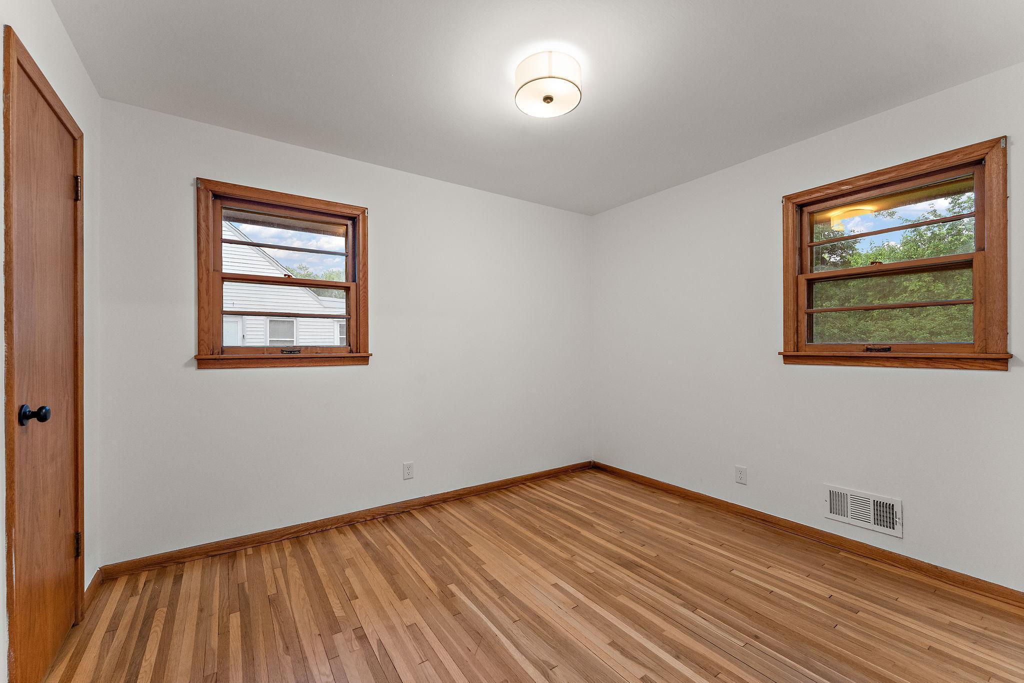 5060 Sunnyside Road Property Photo 15