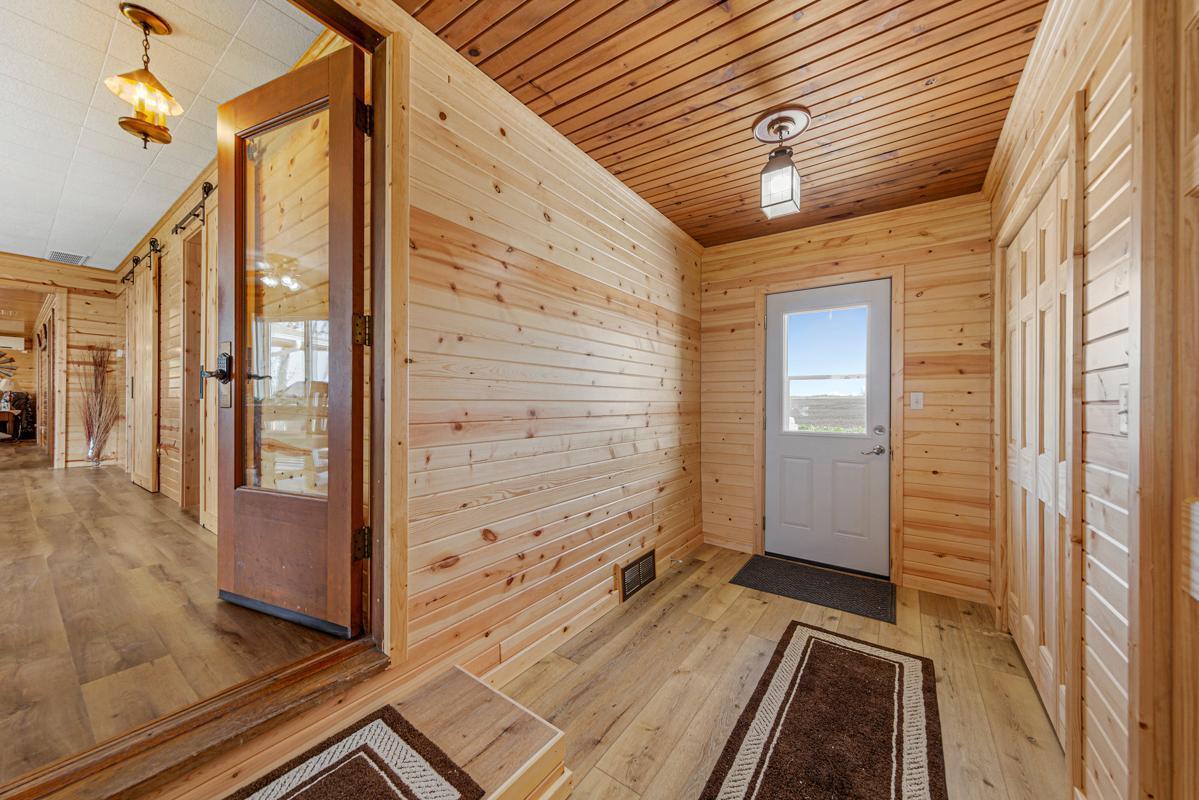 17055 Dickenson Lane Property Photo 17