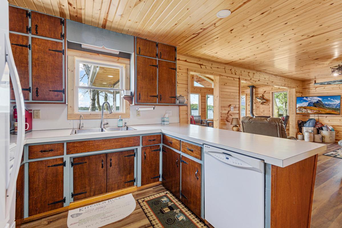 17055 Dickenson Lane Property Photo 29