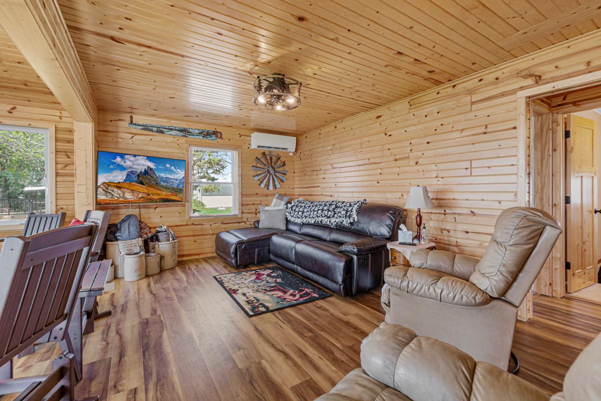 17055 Dickenson Lane Property Photo 34