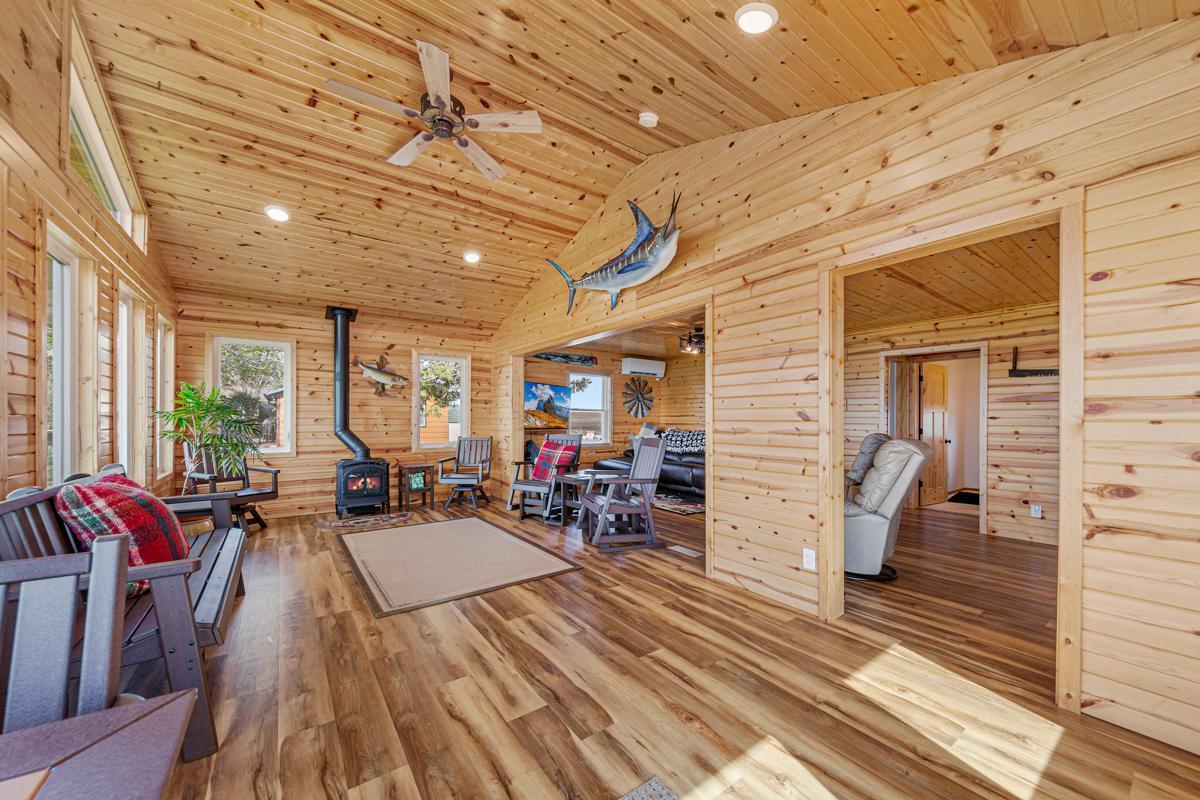 17055 Dickenson Lane Property Photo 40