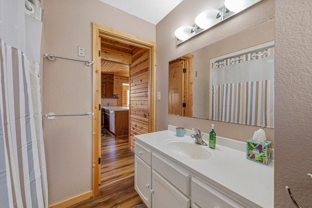 17055 Dickenson Lane Property Photo 44