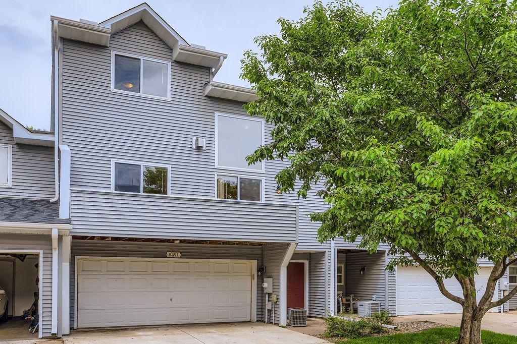 649 Kingfisher Lane Unit I Property Photo 1