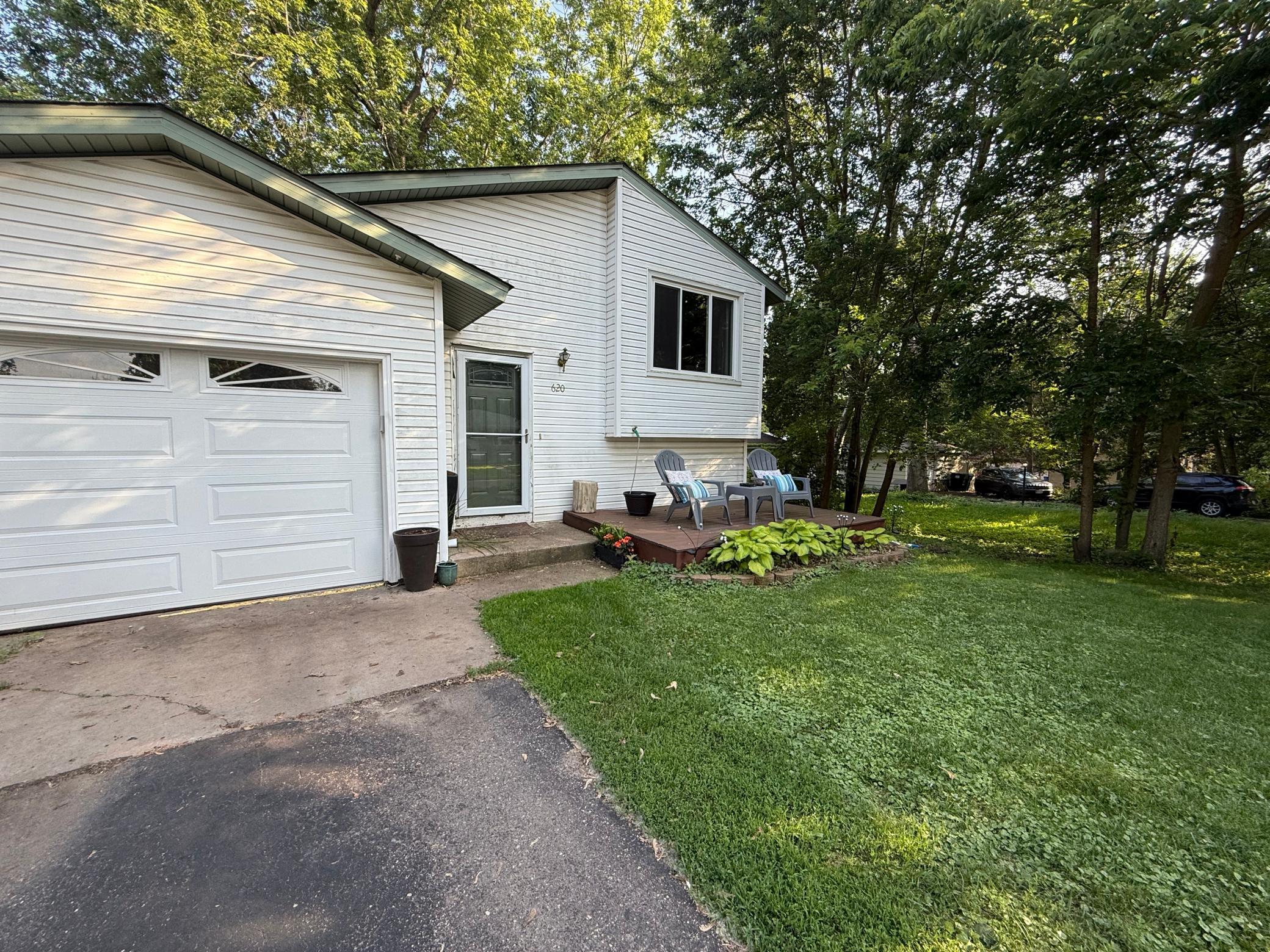 620 Glencoe Street Property Photo