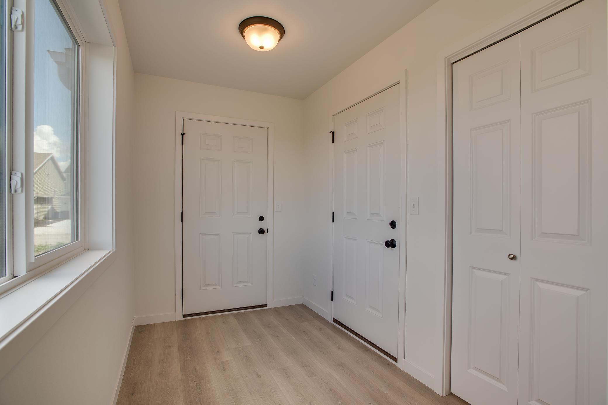 6847 Belding Drive S Property Photo 6