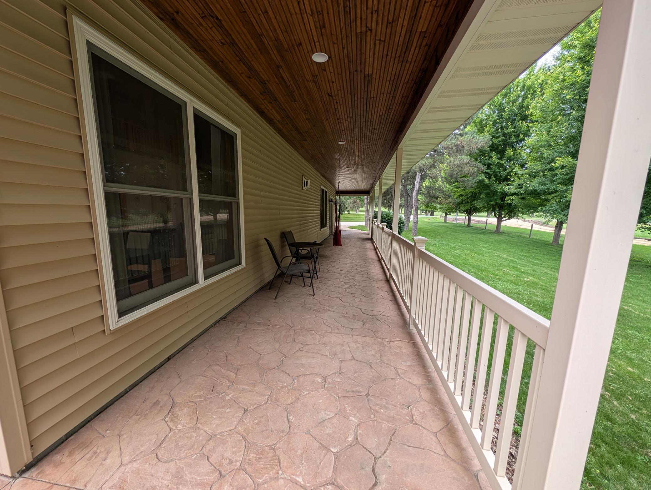 300 Sugarloaf Parkway Property Photo 5