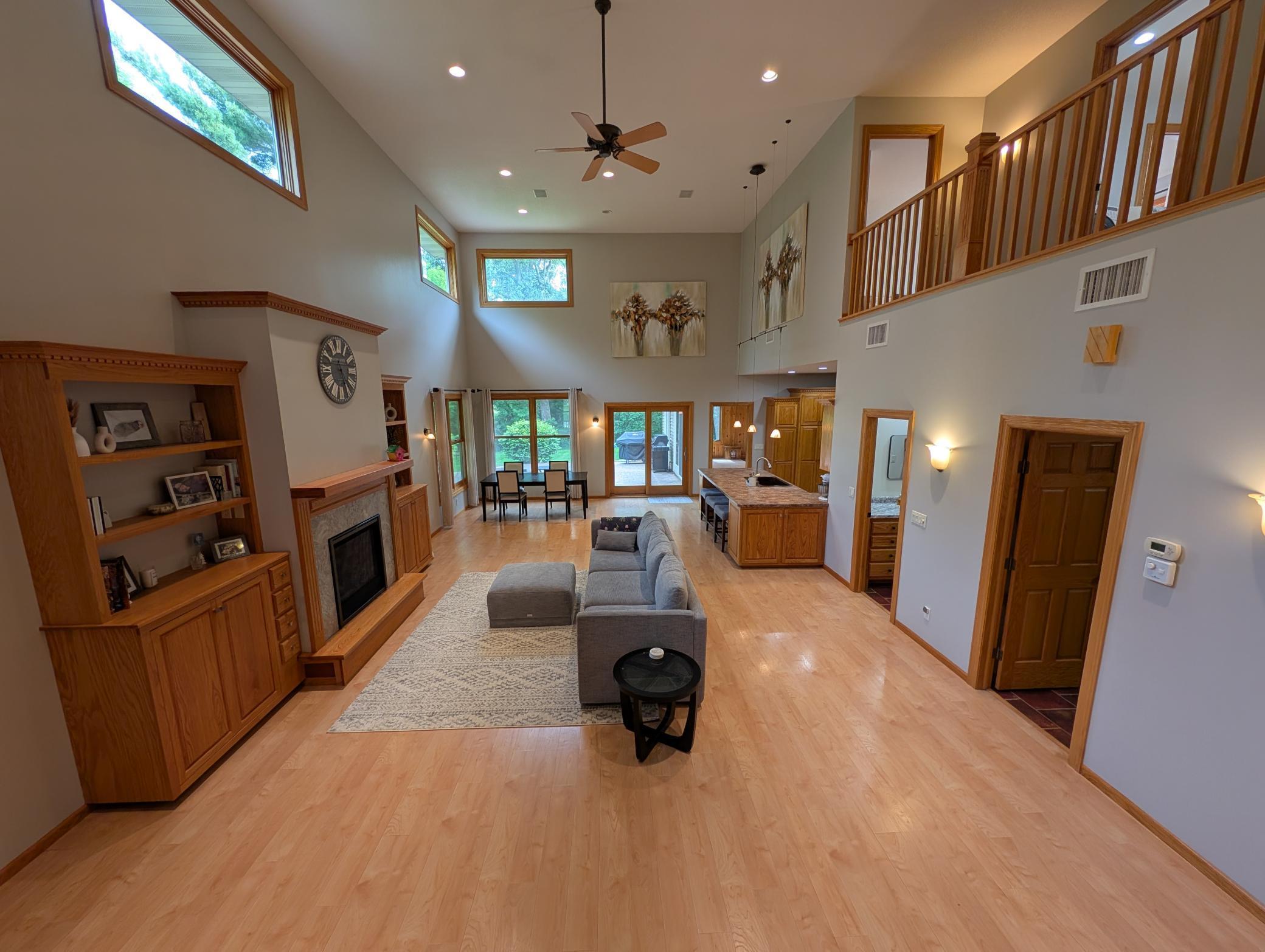 300 Sugarloaf Parkway Property Photo 6