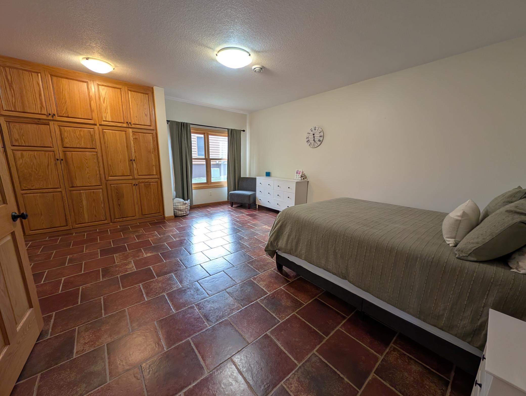 300 Sugarloaf Parkway Property Photo 12