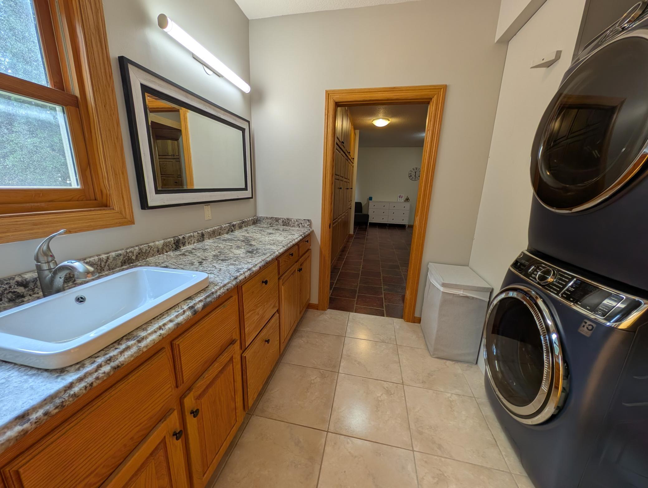300 Sugarloaf Parkway Property Photo 15