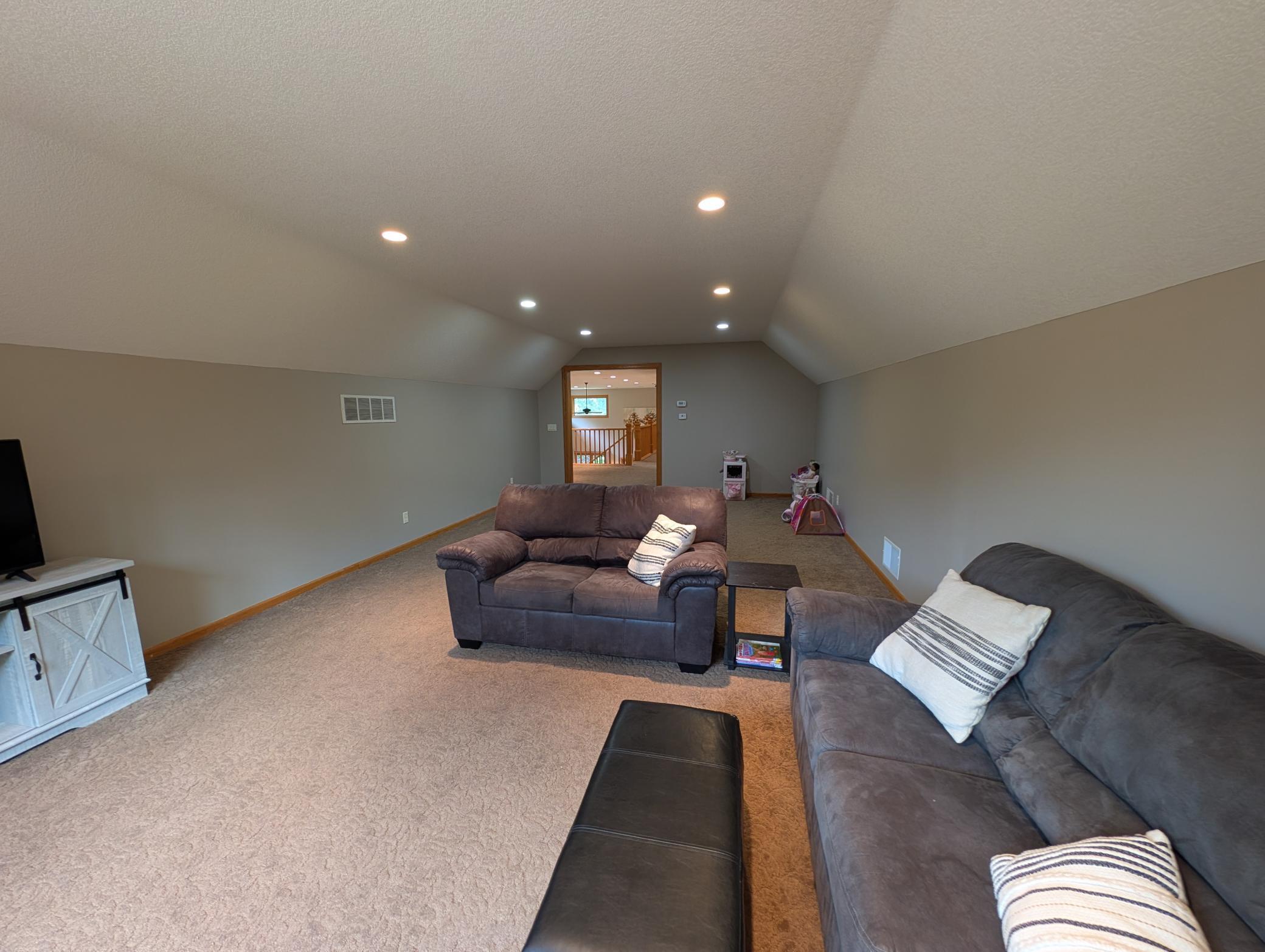 300 Sugarloaf Parkway Property Photo 28