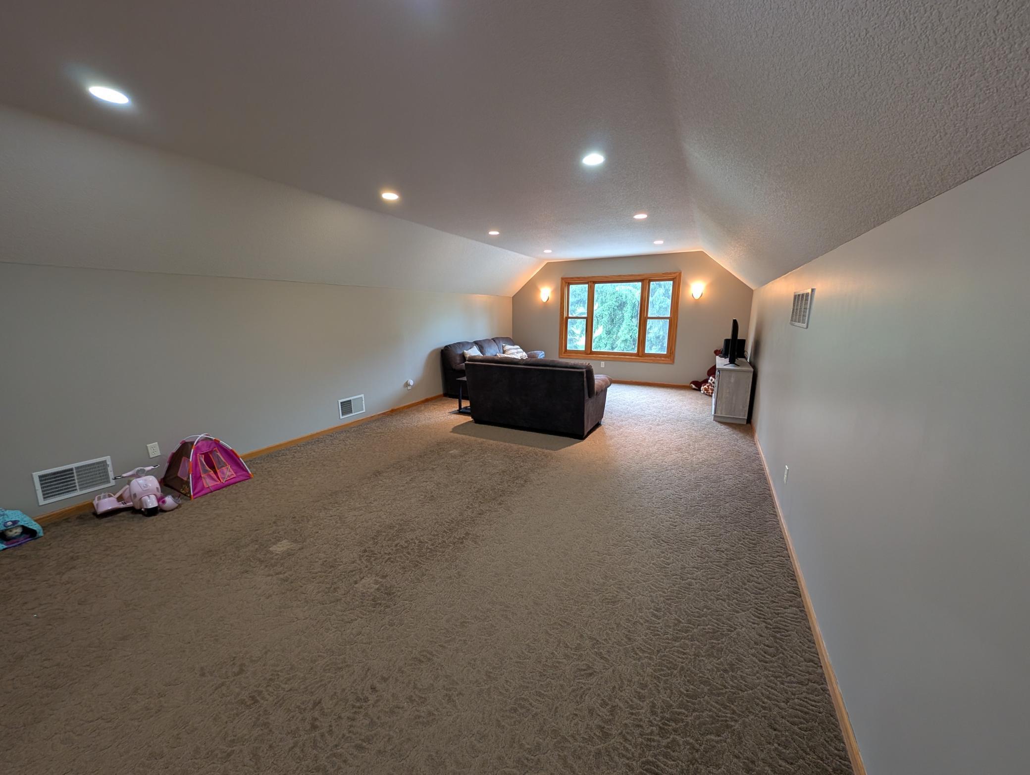 300 Sugarloaf Parkway Property Photo 29