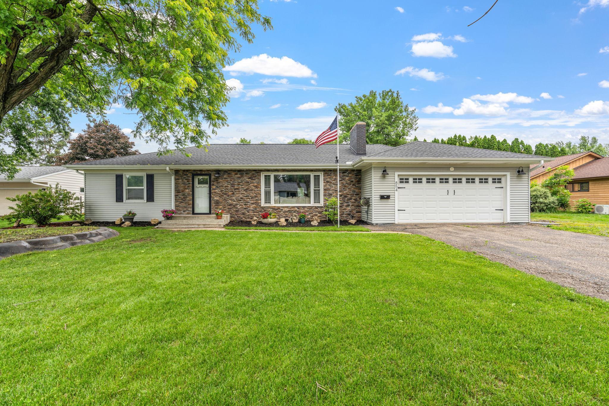 854 Fairfield Road Property Photo 1