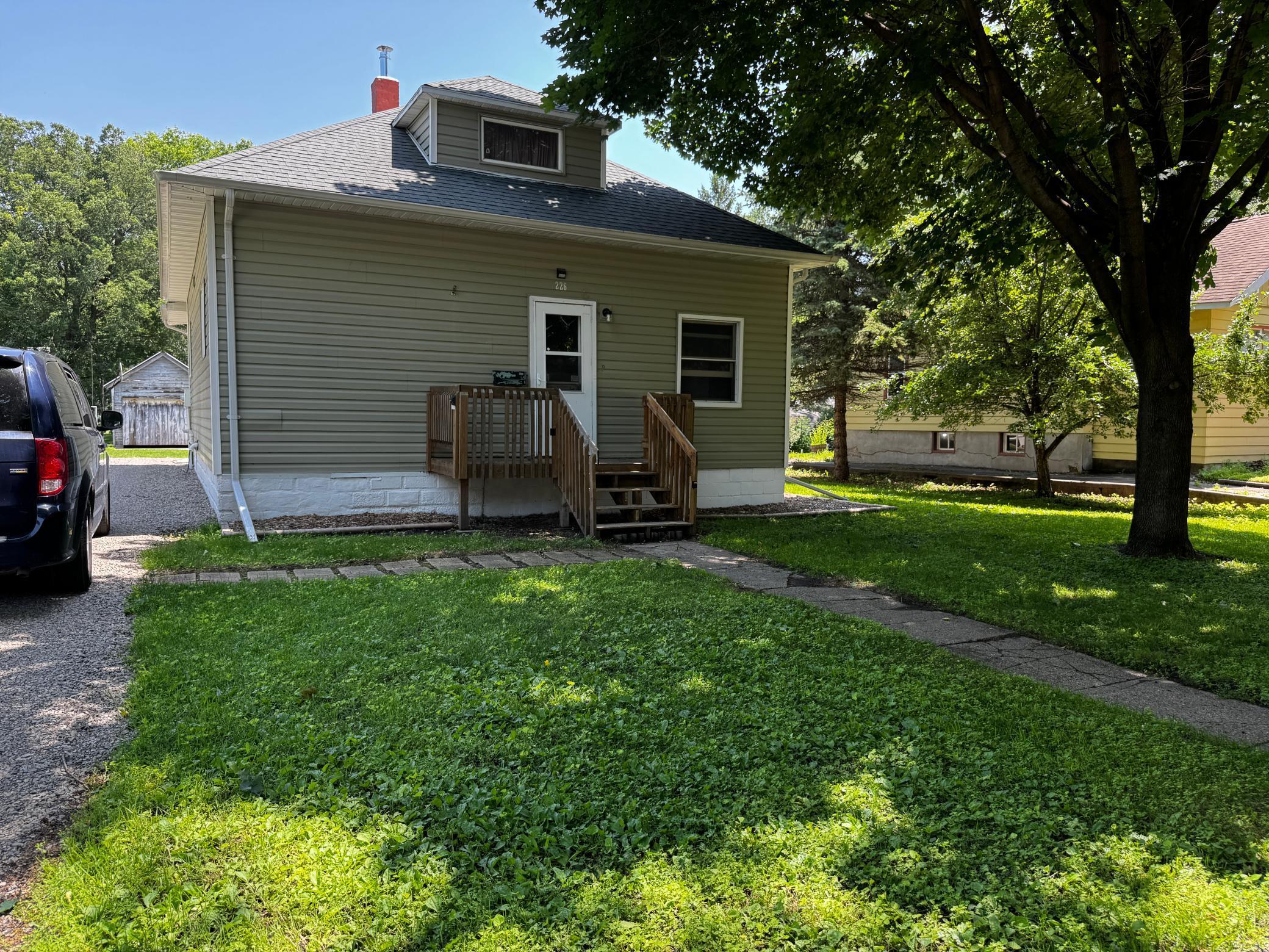 226 N Central Avenue Property Photo 2