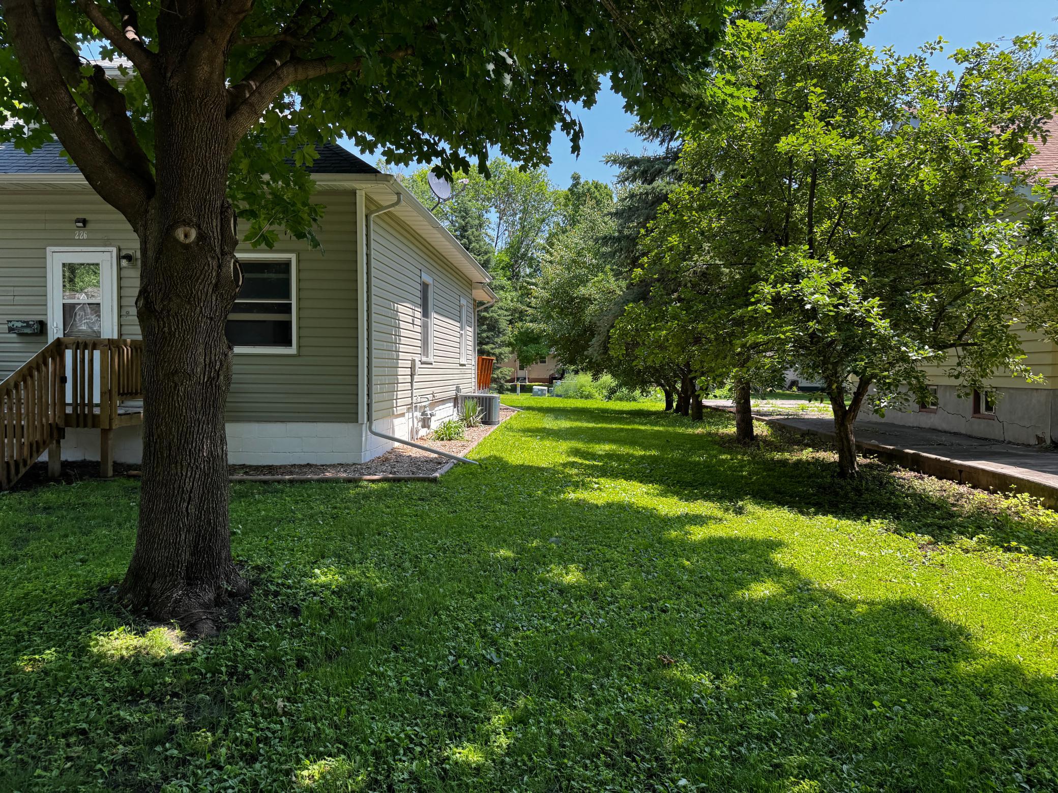 226 N Central Avenue Property Photo 4